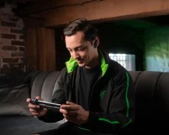 Razer Controls For Mobile|Kishi V2 for Android - Mobile Gaming Controller