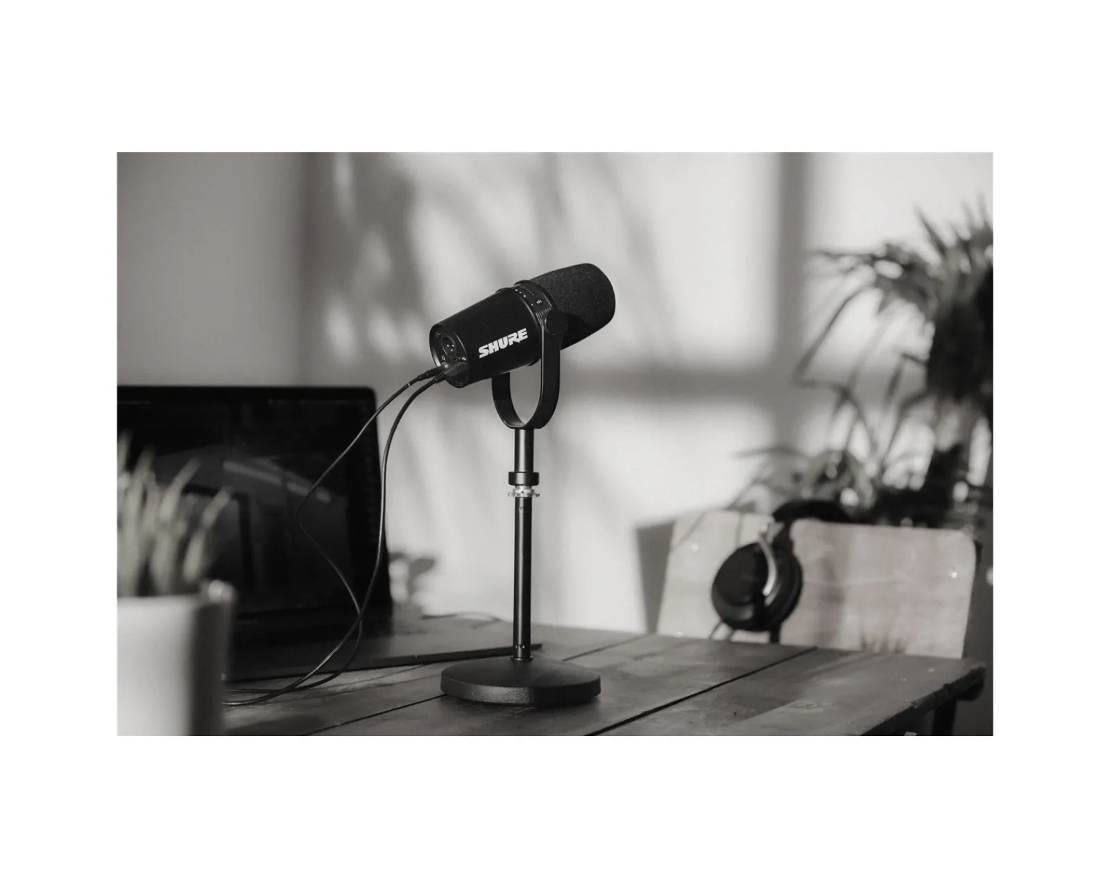 Shure Streaming & Recording|Headsets & Audio|MV7 Podcast Microphone - Black